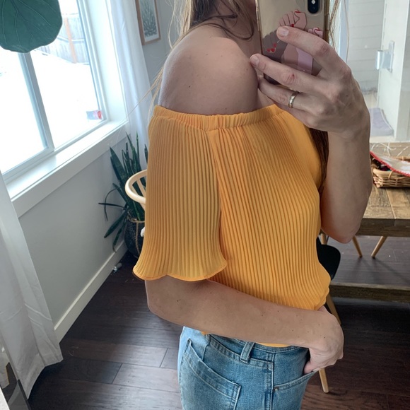 Micheal Kors designee top - Picture 2 of 4